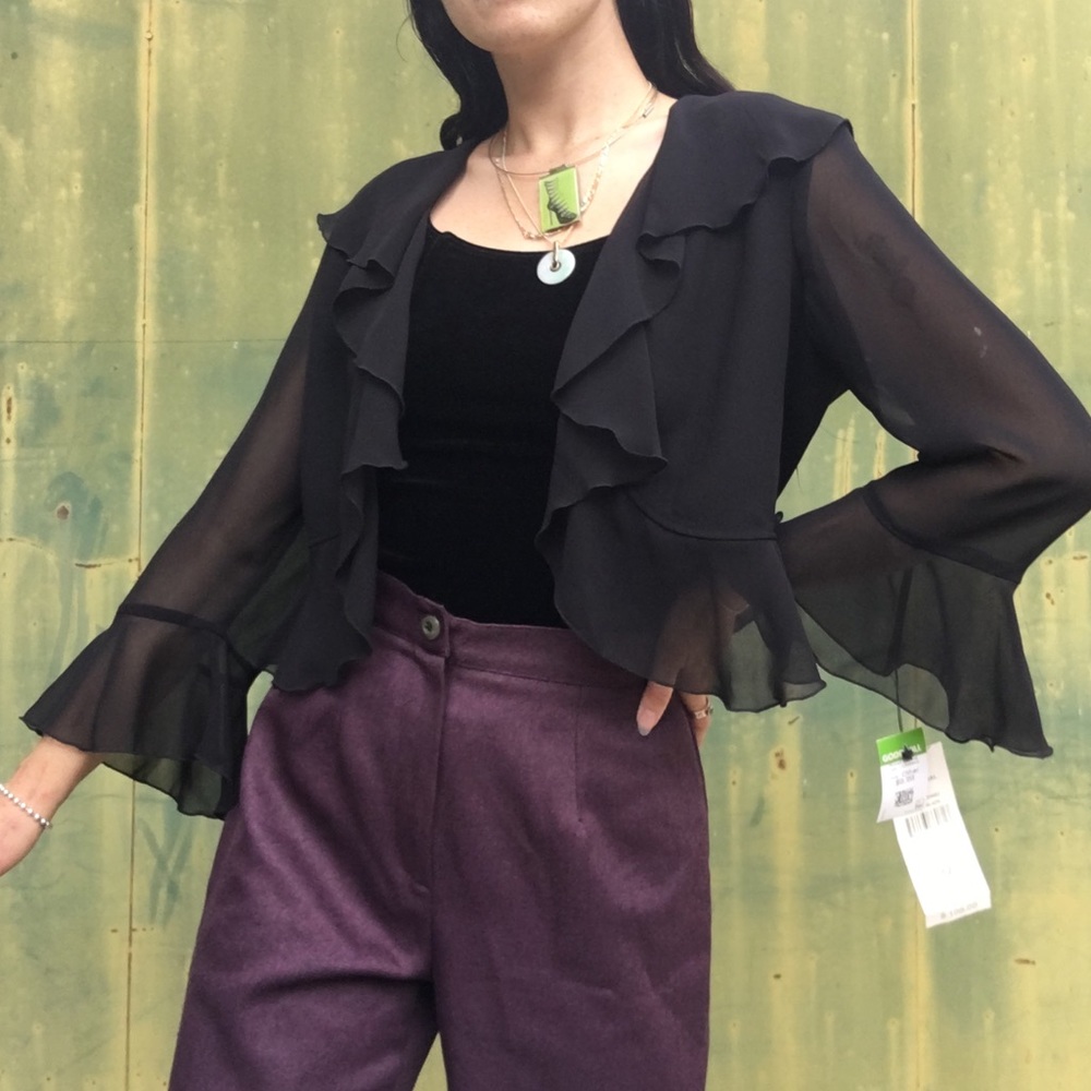 The *Missy* Cropped Ruffled Bolero~ - Picture 3 of 7